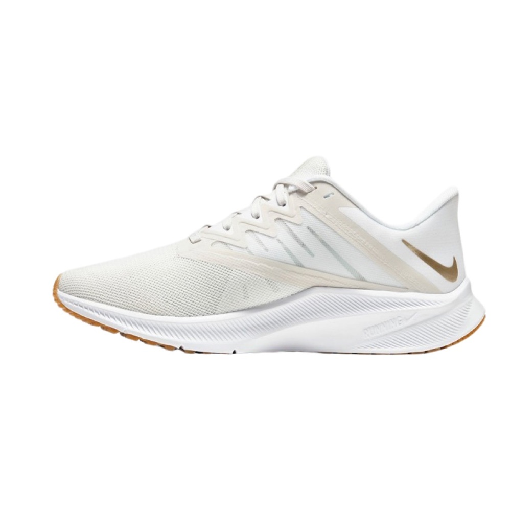White Nike tennis shoes